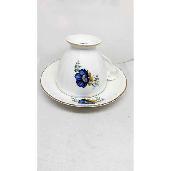 Rare Vintage Royal Grafton Fine Bone China England Collectible TeaCup And Saucer - Picture 8 of 9